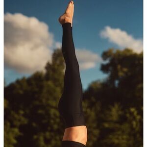 ALO Yoga Black Leggings